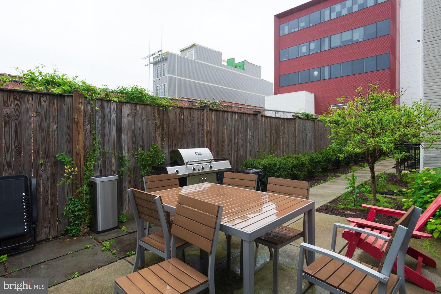 Building Photo - 809 Otis Pl NW