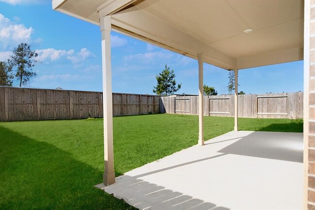 Building Photo - 14086 Lake Cres Dr