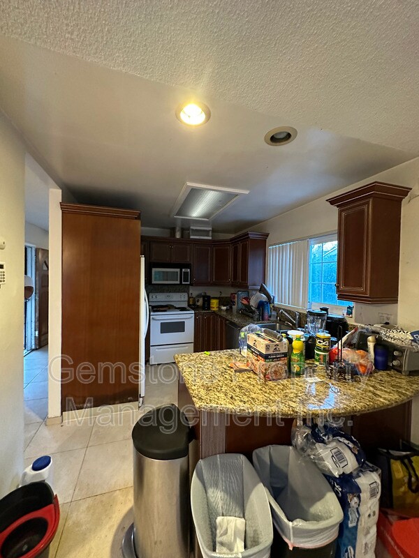 Building Photo - 4839 Campanile Dr