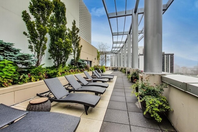 Building Photo - 201 N Westshore Dr