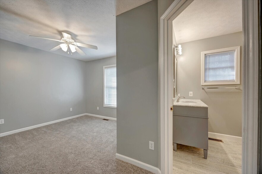 Building Photo - 3499 S Oaklawn Cir