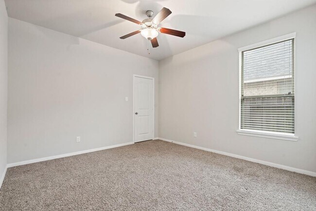 Building Photo - 14108 N Crater Lake Trail