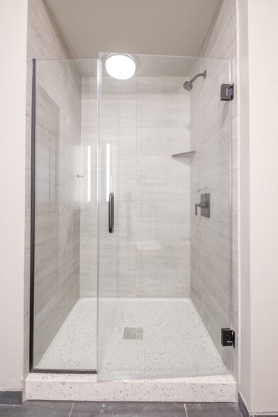 Building Photo - 30 N Sangamon St