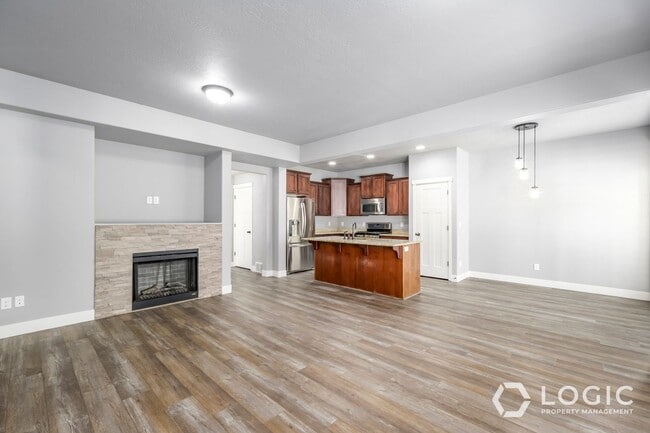 Building Photo - Beautiful Home in Midvale!