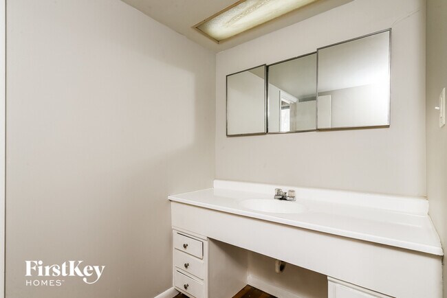 Building Photo - 1510 Fenwick Ct