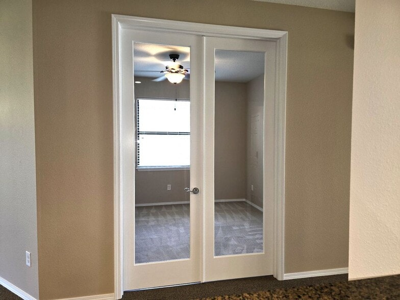 Building Photo - 5646 Sunset Falls Dr