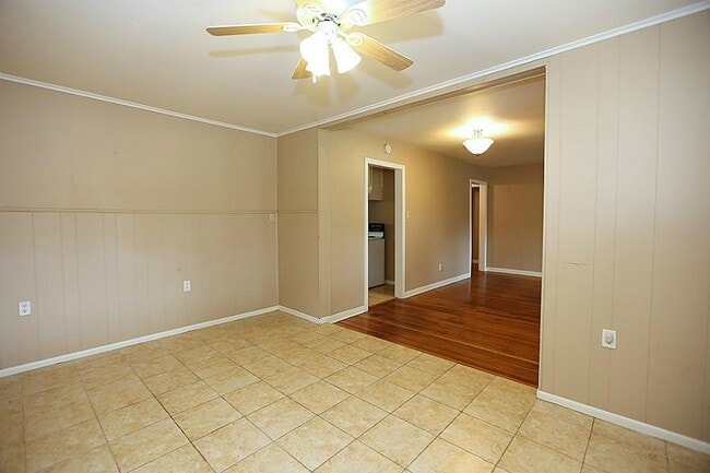 Building Photo - 1618 Chippendale Rd