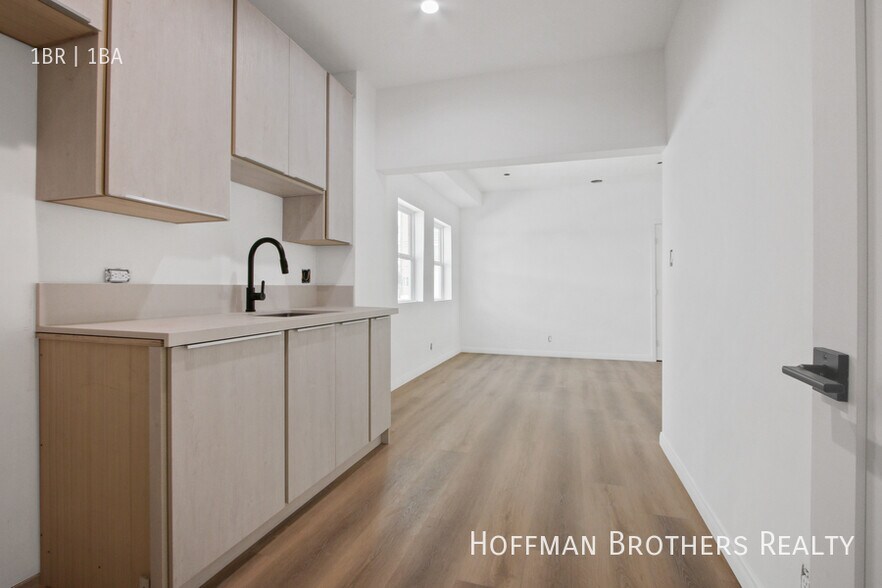 Building Photo - 2694 James M Wood Blvd