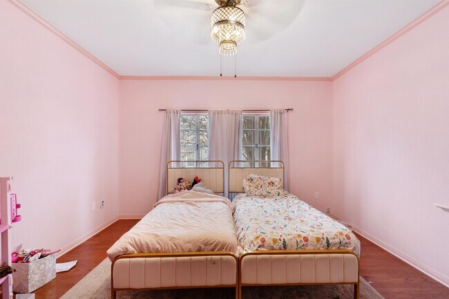 Building Photo - 817 Griner St