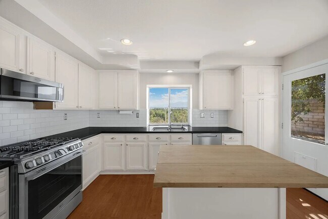 Building Photo - 934 Big Spring Ct