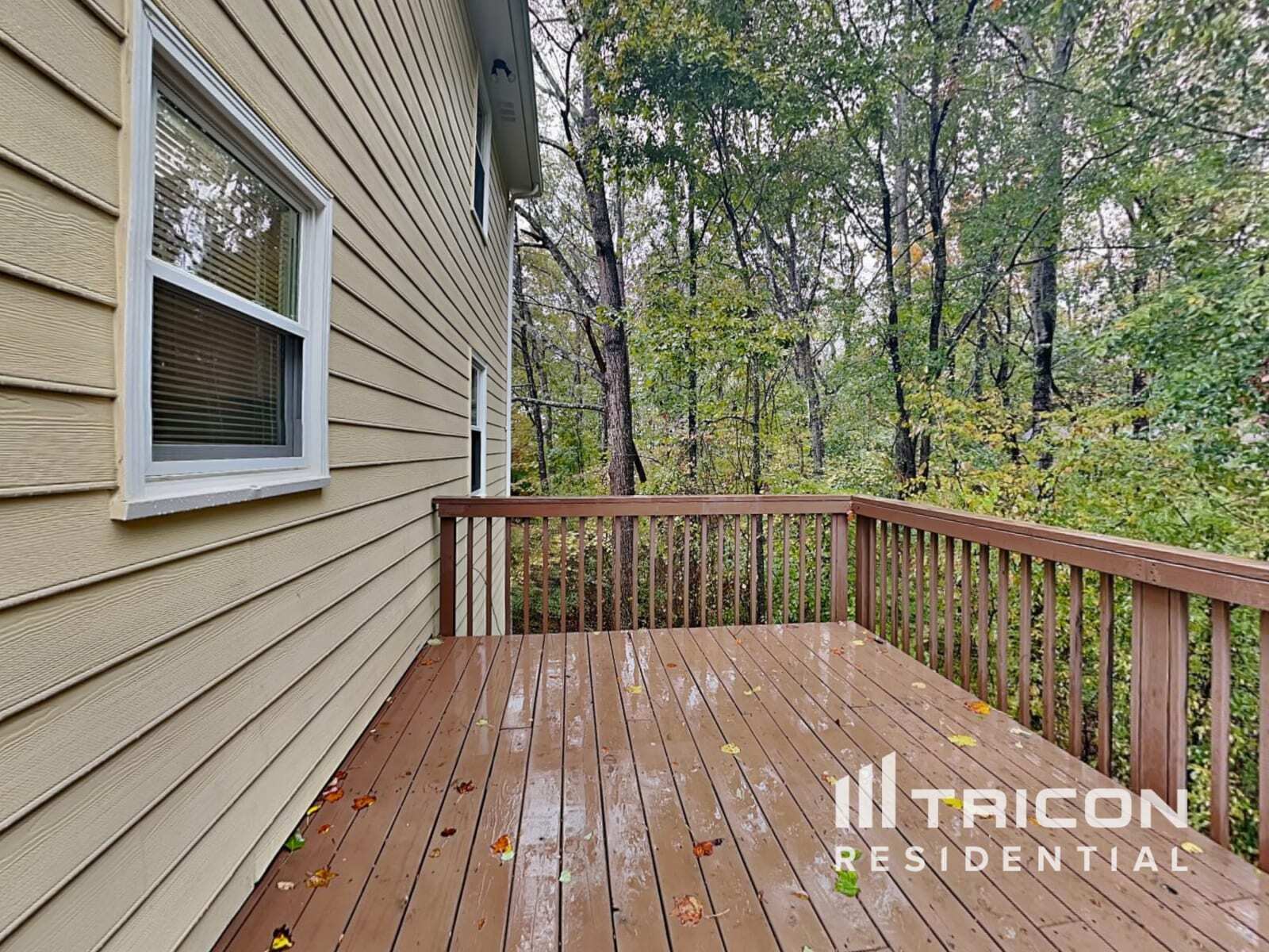 Building Photo - 1925 Sidneys Cove