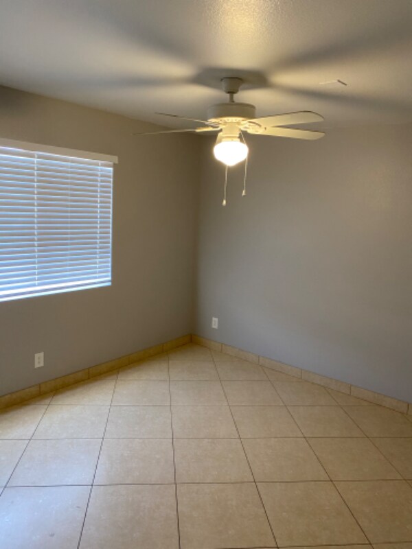 Building Photo - 419 Yarnell Dr