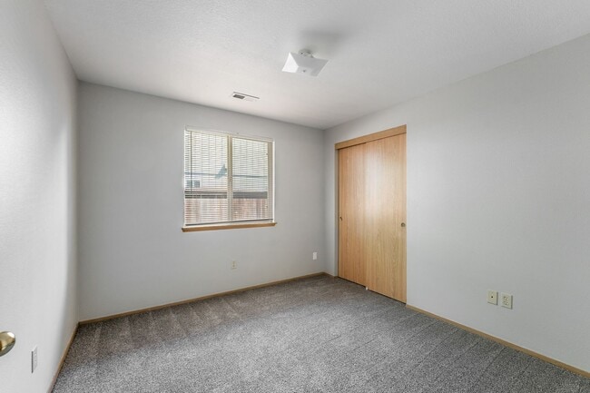 Building Photo - 4410 NE 152nd Ave