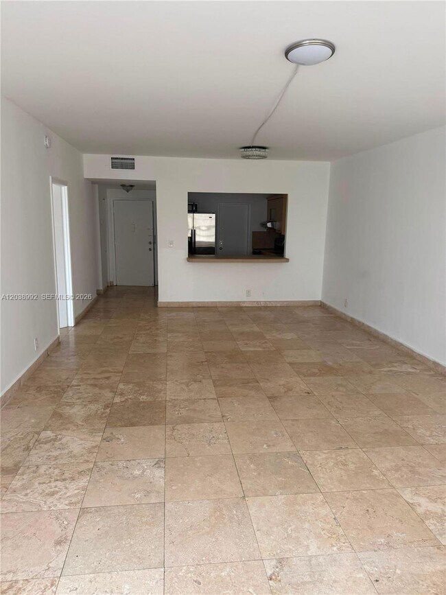 Building Photo - 1817 S Ocean Dr