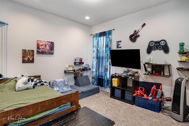 Building Photo - 767 Crozier Dr