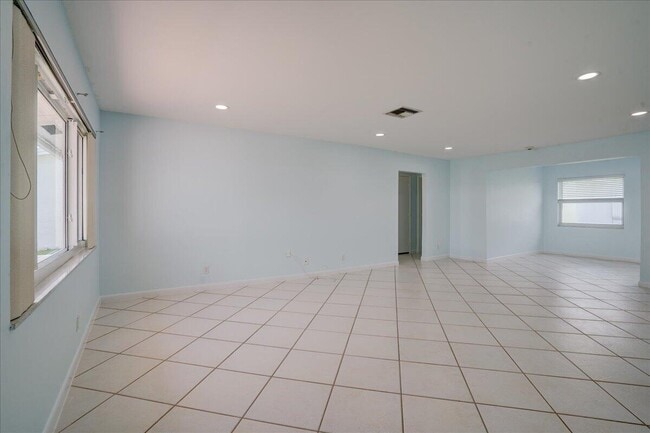 Building Photo - 2086 SW 12th Ave