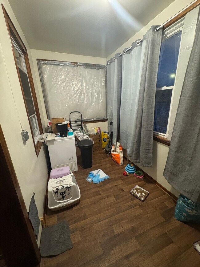 Building Photo - 3945 W 55th Pl