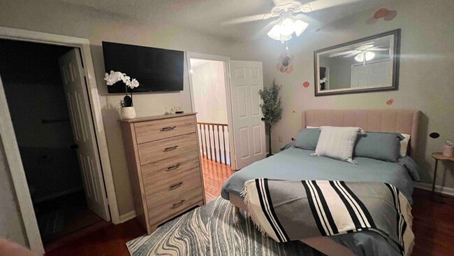 Building Photo - 6346 Chimney Wood Ct