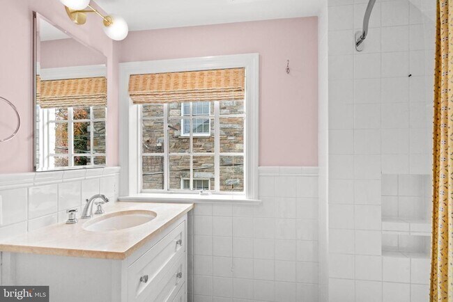 Building Photo - 6045 Edgewood Terrace