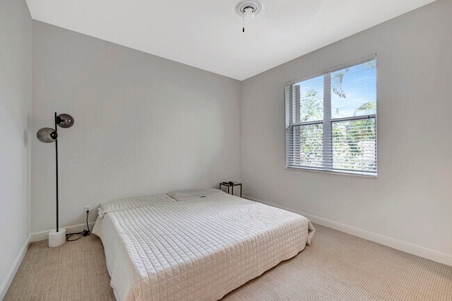 Building Photo - 7943 Talavera Pl