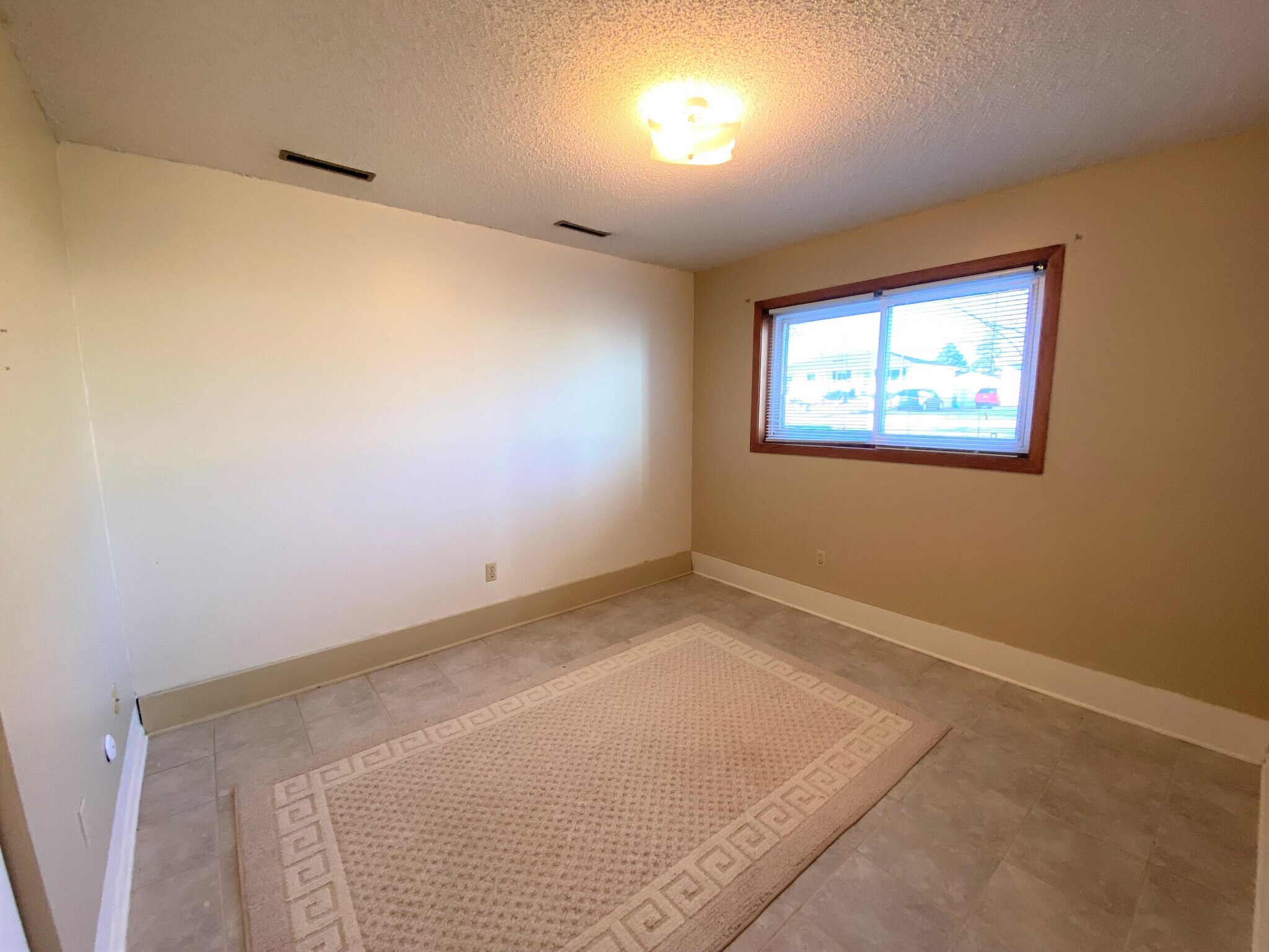 Building Photo - 4302 22nd Ave NW