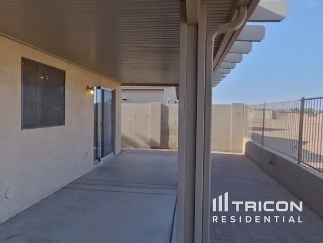 Building Photo - 40148 Calabria St