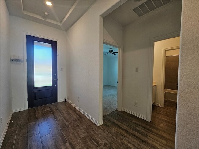 Building Photo - 14620 Little Water Dr