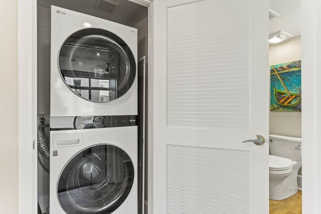 Building Photo - 1019 Costa Pacifica Way