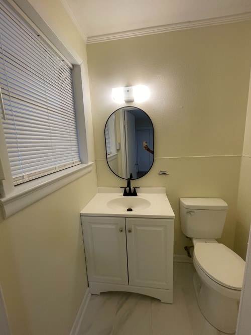 Building Photo - 824 N Anita Ave