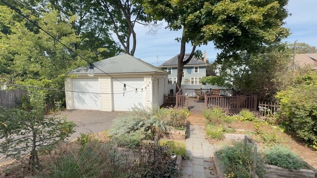 Building Photo - Quaint & Cozy Single Family Home for Rent ...