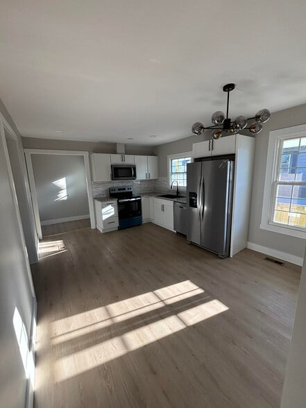 kijtchen - 172 E Bell St