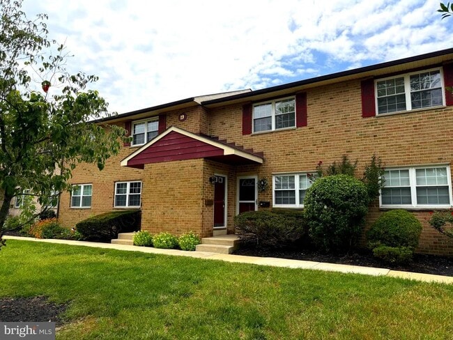 Building Photo - 70 Eaves Mill Rd