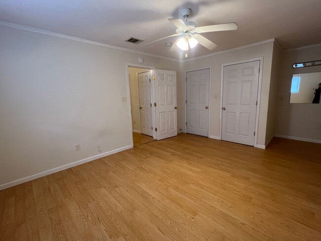 Building Photo - Large 2 Bedroom in Bossier...