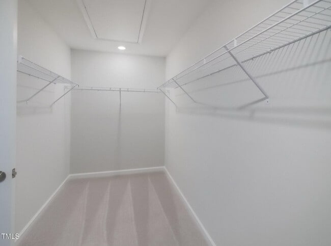 Building Photo - Modern New Townhome | 3 Bed/2.5 Bath | End...