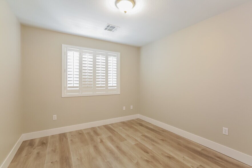 Building Photo - 9327 Pyrope Ct