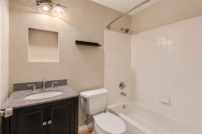 Building Photo - 1236 Dexford Dr