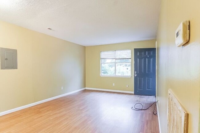 Building Photo - 1112 4th Ave W