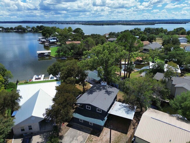 Primary Photo - 614 E Briarway Dr