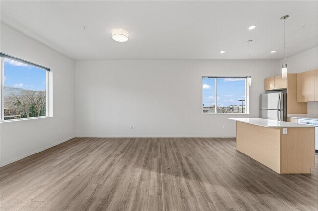 Interior Photo - La Mira