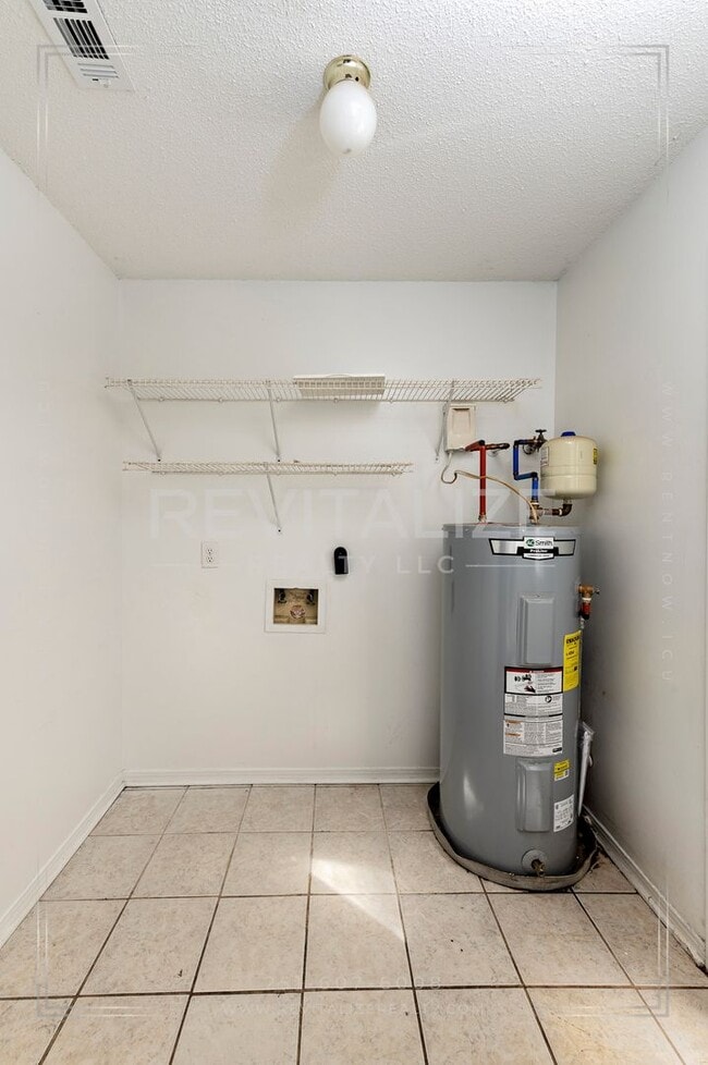 Building Photo - Beautifully Renovated 3 Bed 2 Bath Home in Theodore