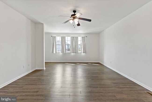 Building Photo - 162 Magellan Dr