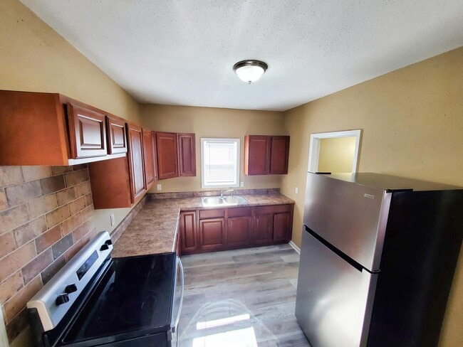 Building Photo - 2208 Bird Ave