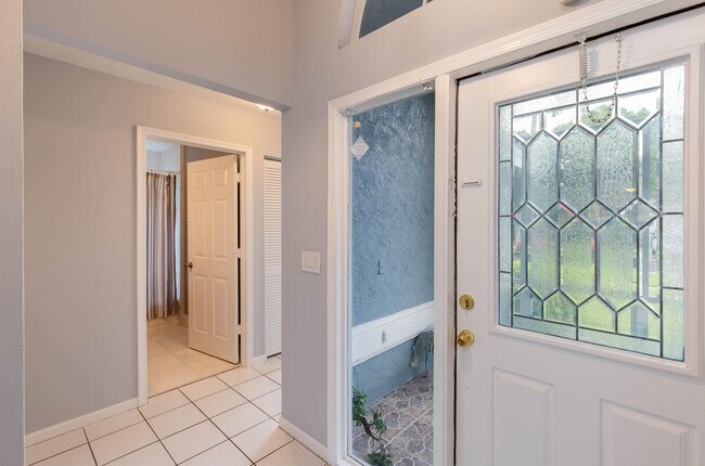 Building Photo - 12622 White Coral Dr