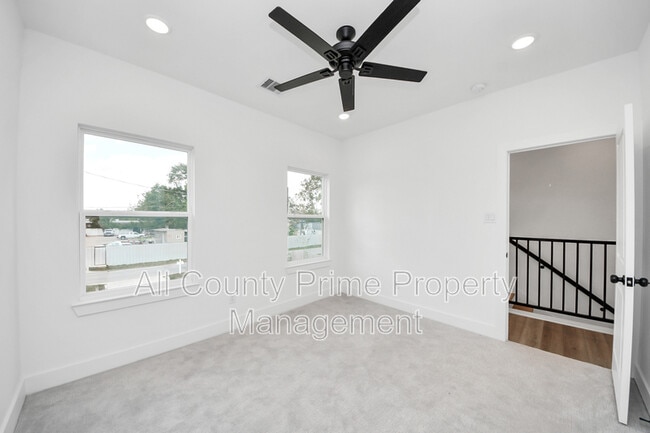 Building Photo - 2708 Bostic St