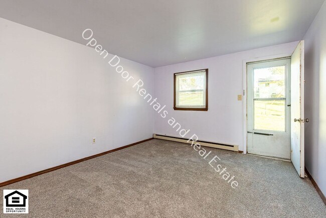 Building Photo - 701-703 Lake Ave