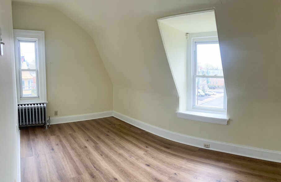 Bedroom 2 - 123 E Washington Ln