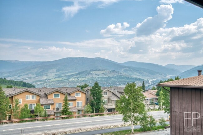 Building Photo - Top Floor and Updated Home with Great View...
