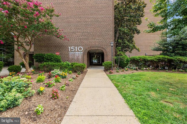 Building Photo - 1510 12th St N