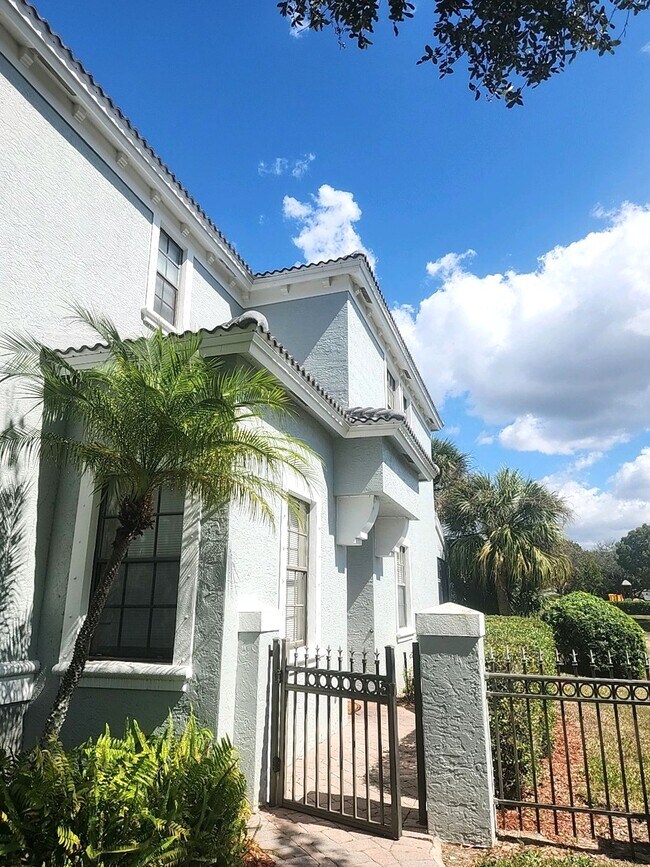 Building Photo - 14788 Pinnacle Pl