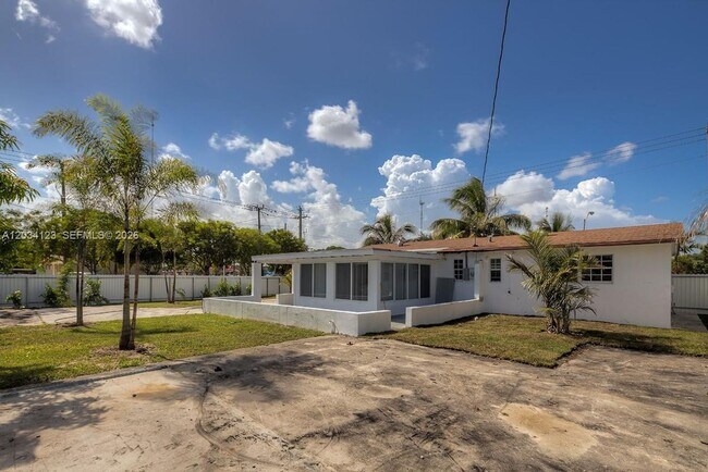 Building Photo - 160 NW 199th St